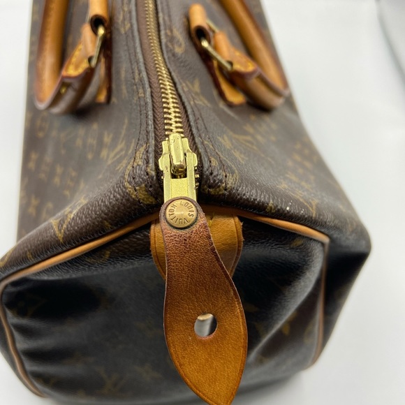 Louis Vuitton Speedy 35 Monogram Handbag. - Picture 8 of 15